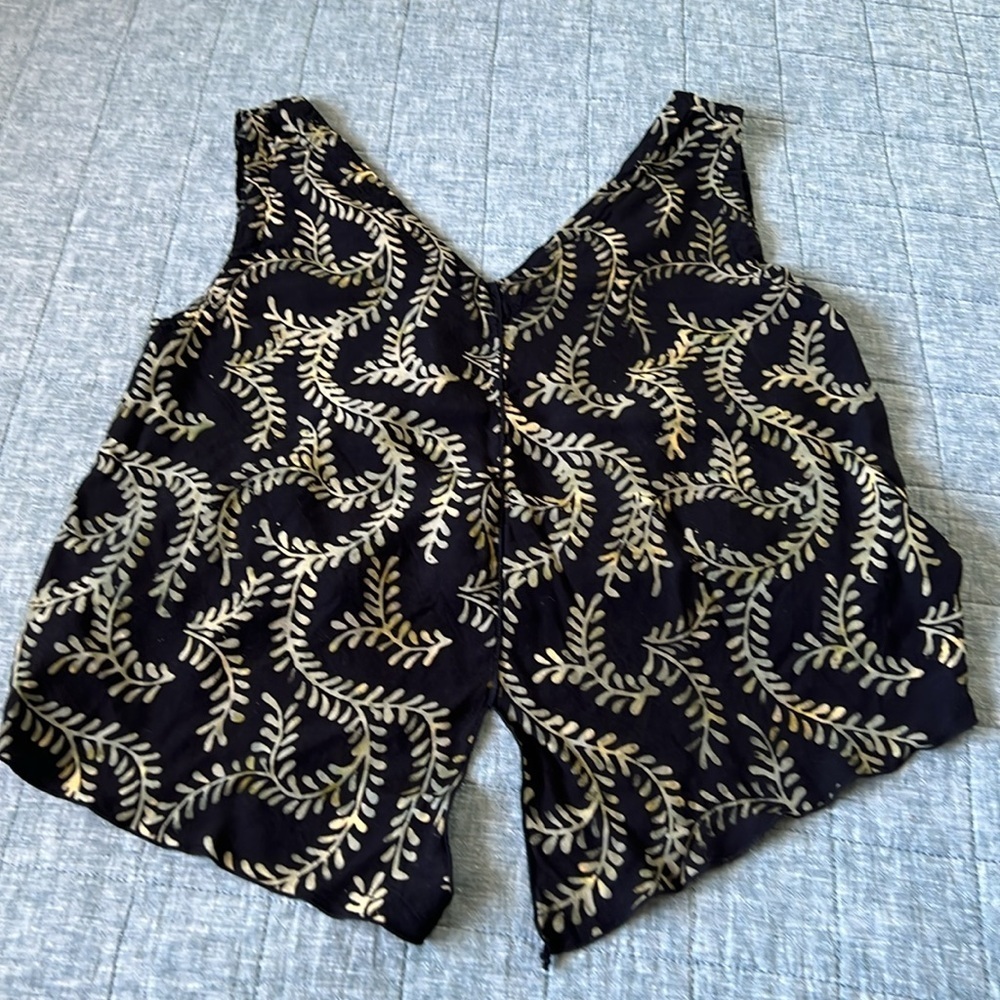 Tropical Print 100% Rayon V Neck Tank Black and Green Leaves | XS - Picture 5 of 7
